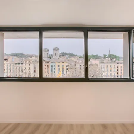 Flateli - Placa Catalunya 42 * Girona