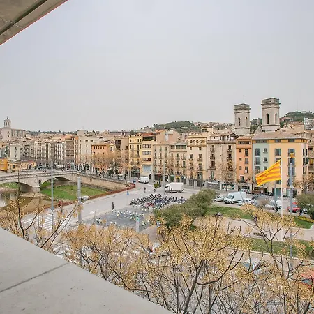 Flateli - Plaça Catalunya 42 * Girona
